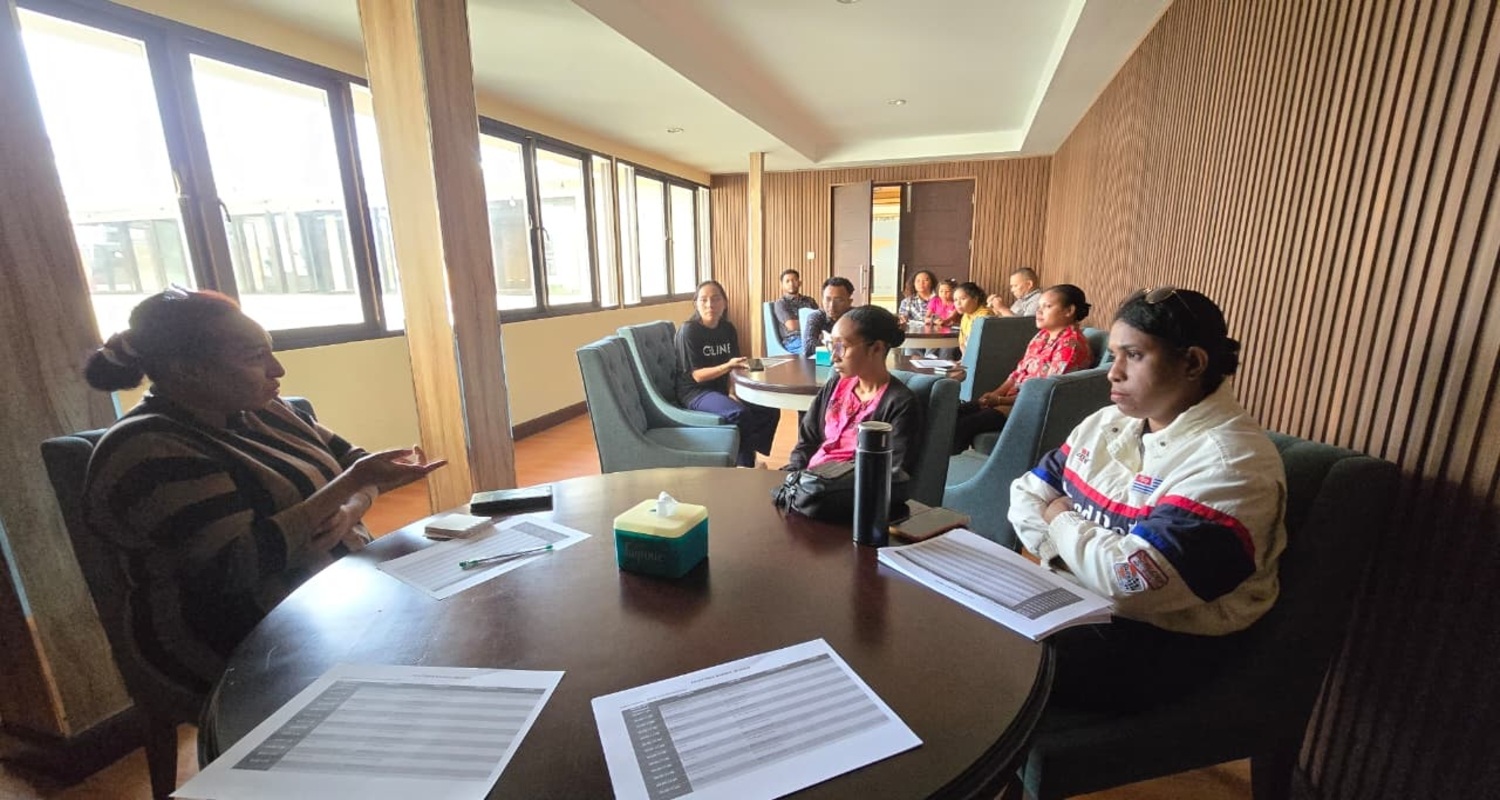 PENINGKATAN KEMAMPUAN LITERASI DAN KETERAMPILAN BAHASA INGGRIS DI KABUPATEN TIMIKA MELALUI PELATIHAN TERPADU