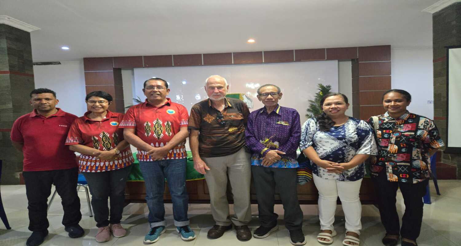 RAPAT EVALUASI BERSAMA YAYASAN MUTIARA HITAM PAPUA DAN GKI PORT NUMBAY PADA PROGRAM PENDIDIKAN